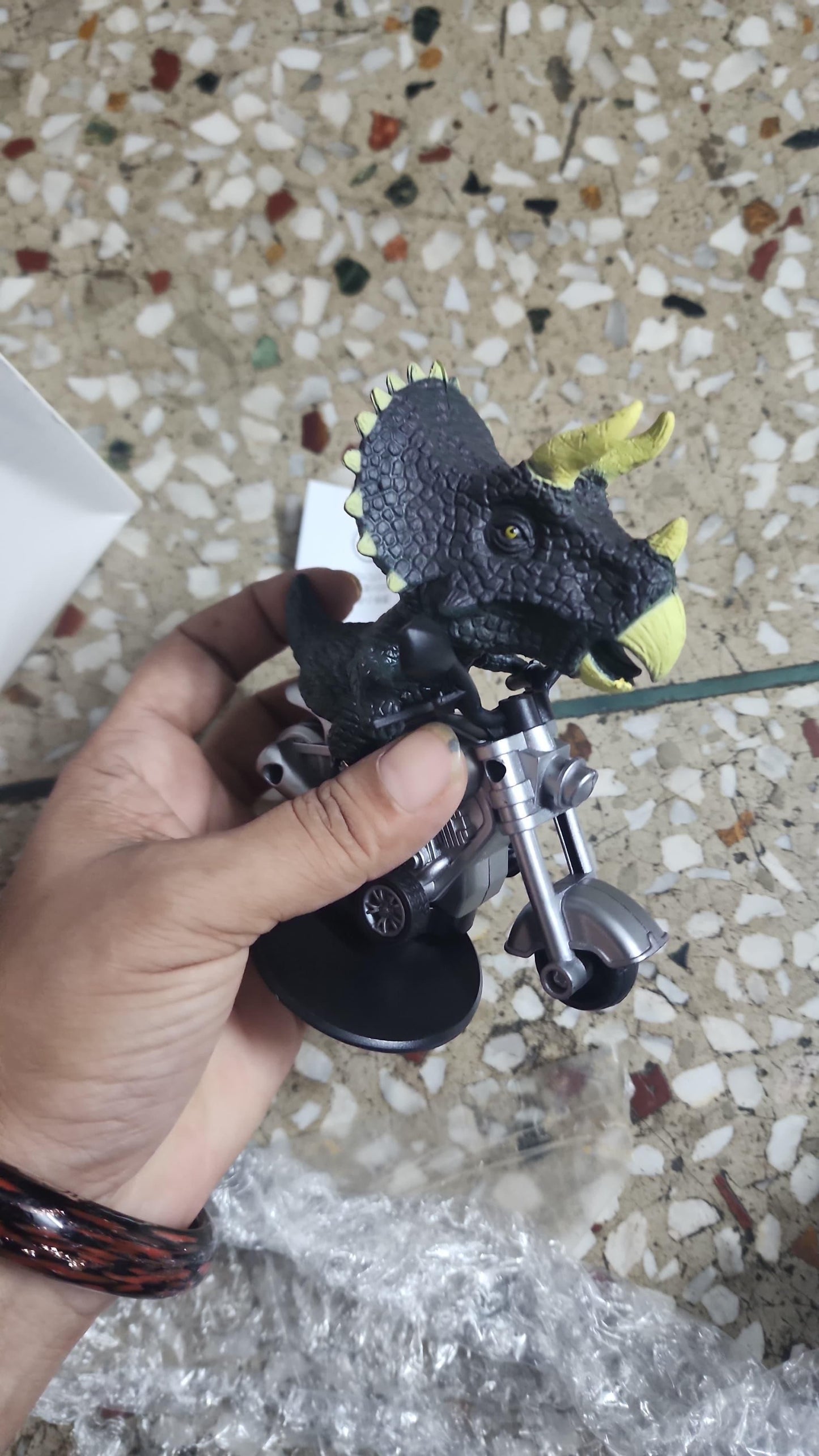 360� Rotating Dinosaur (Pack of 1) - NovaMart